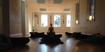 Five Tips for Choosing a Yoga Studio While Traveling