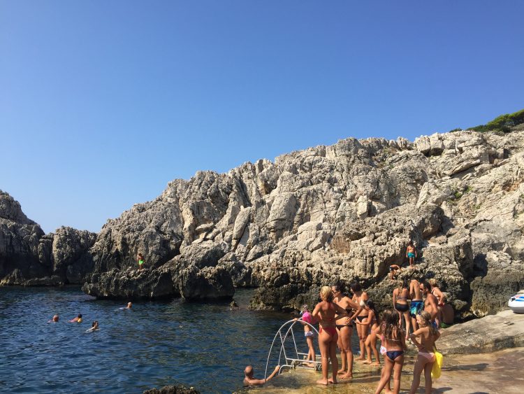 Plaukimas Capri Punta Carena