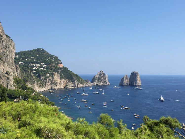 Capri Faraglioni jūrų kaminai