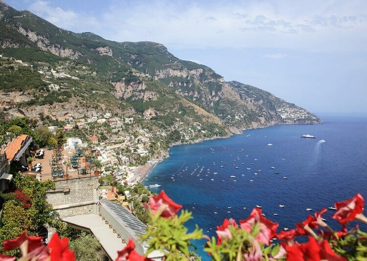 Landscape photo of the Amalfi Coast in Italy