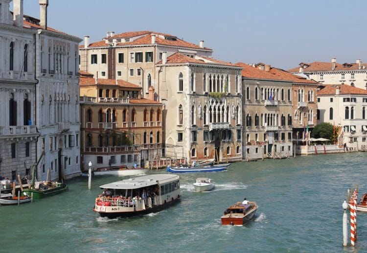 Vaporetto Venecijoje Italijoje