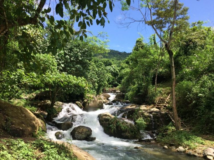 Vang Vieng Kaeng Nyui Waterfall 3