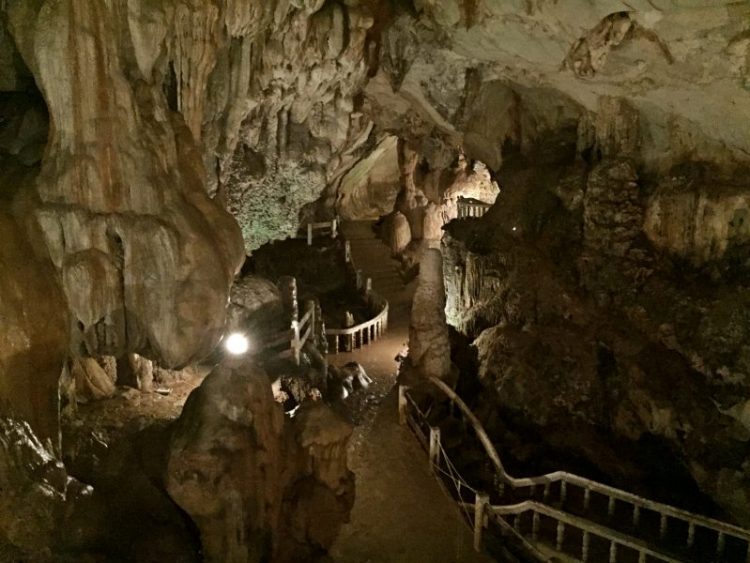 Vang Vieng Tham Jang Cave 2