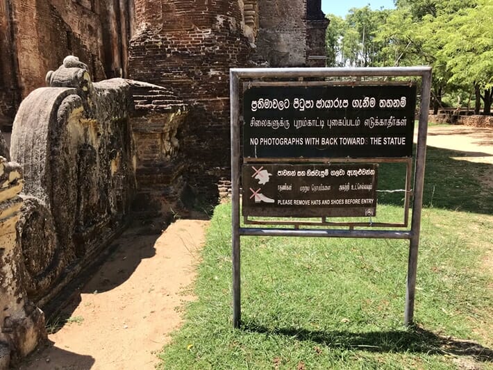 Notice on what to wear to Polonnaruwa