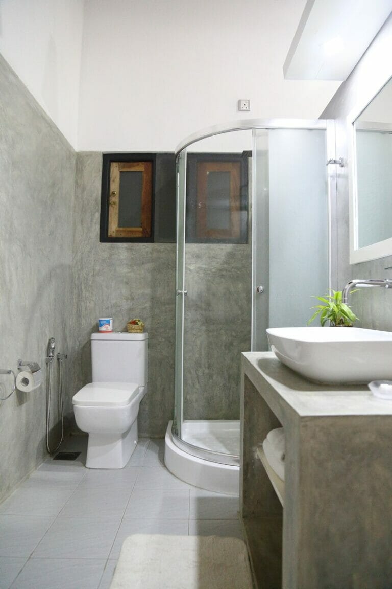 Villa Dominikku in Negombo Sri Lanka bathroom