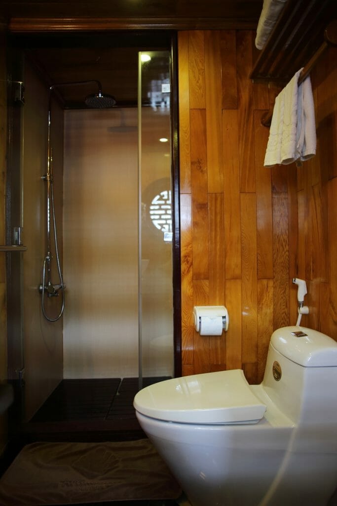 Aphrodite Cruises in Halong Bay 7 Aphrodite Cruises in Halong Bay 7