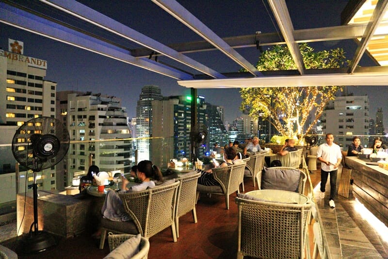 Novotel Bangkok Sukhumvit 20 - Sky on 20 rooftop bar