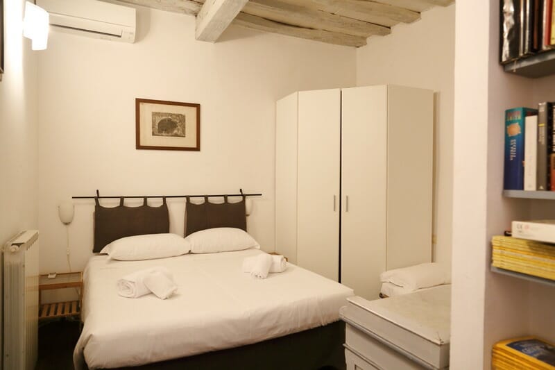 Agnolo Apartment in Florence Italy bedroom