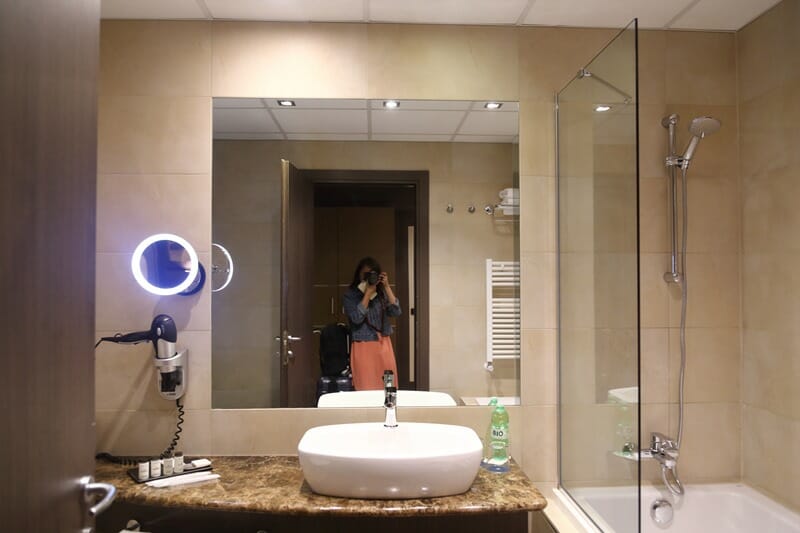Sheraton Milan Malpensa Hotel in Italy bathroom