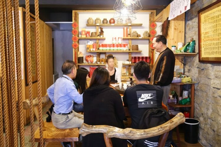 Tea tasting ceremony in Pinglin Taiwan