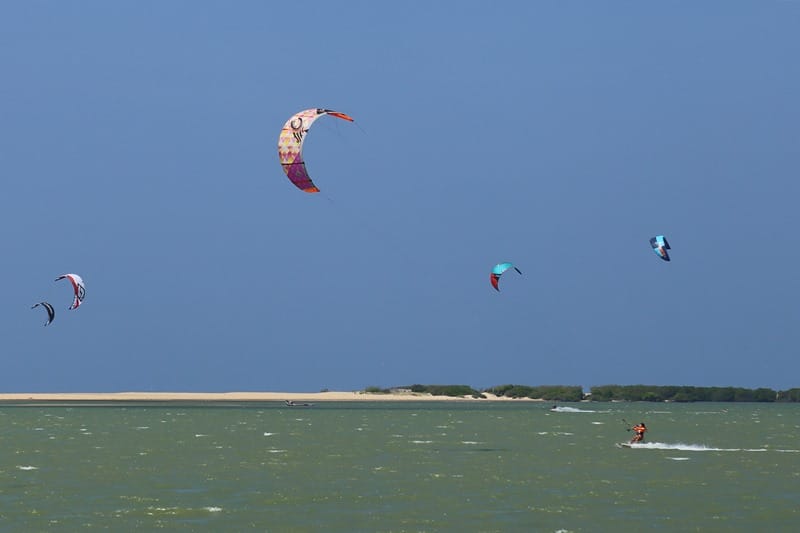 Kitesurfer in Kalpitiya Sri Lanka