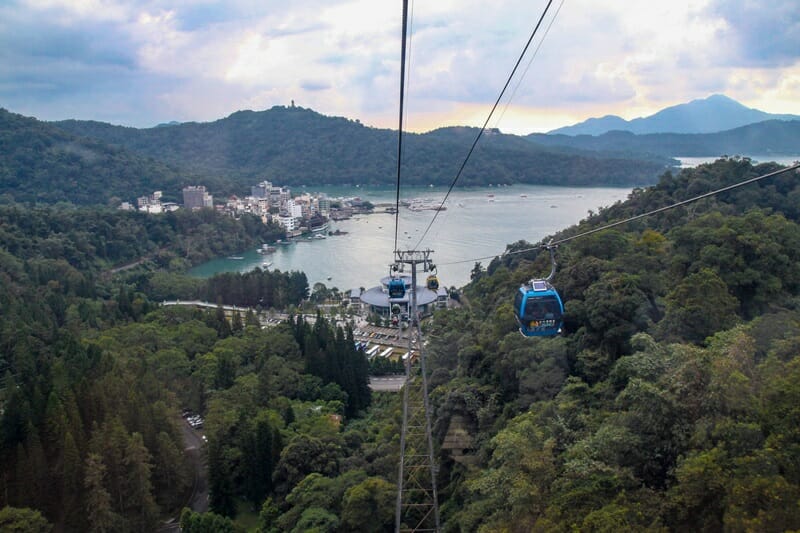 The Sun Moon Lake Ropeway is cable car service that connects Sun Moon Lake and the Formosa Aboriginal Culture Village