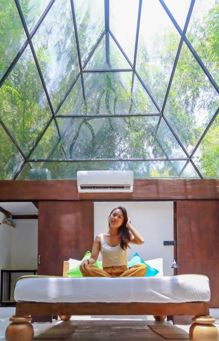 Diyabubula glass roof room in Sri Lanka