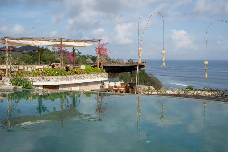 Mu Bungalows infinity pool in Bingin Bali