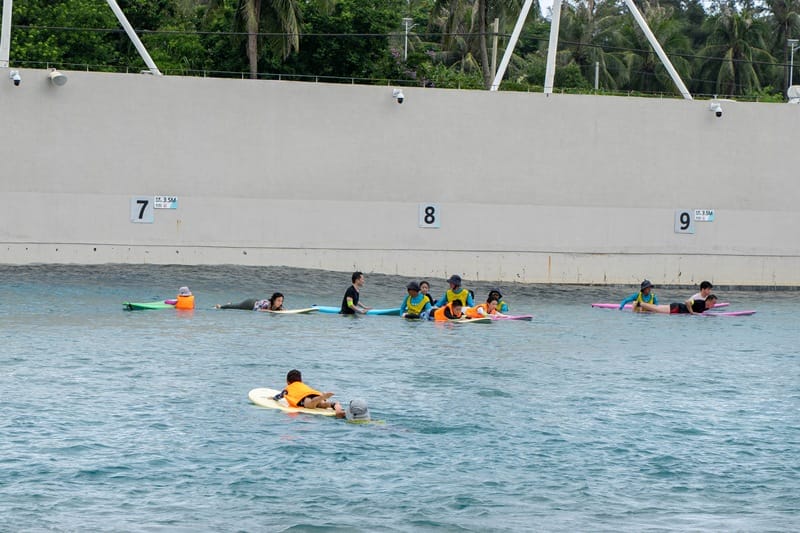 B2 wave lineup at Hainan wave pool in China