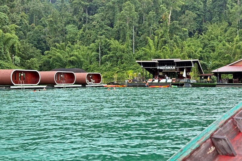 Phutawan floating bungalows on Khao Sok National Park in Thailand
